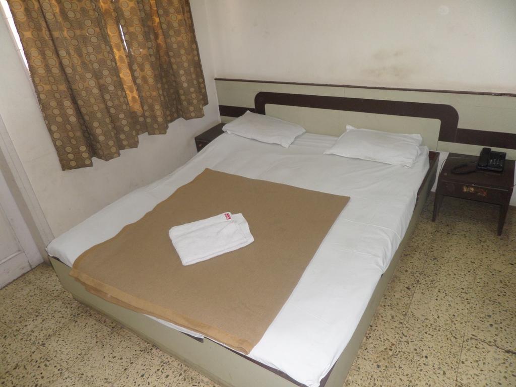 Hotel Shilpa Nashik Ruang foto