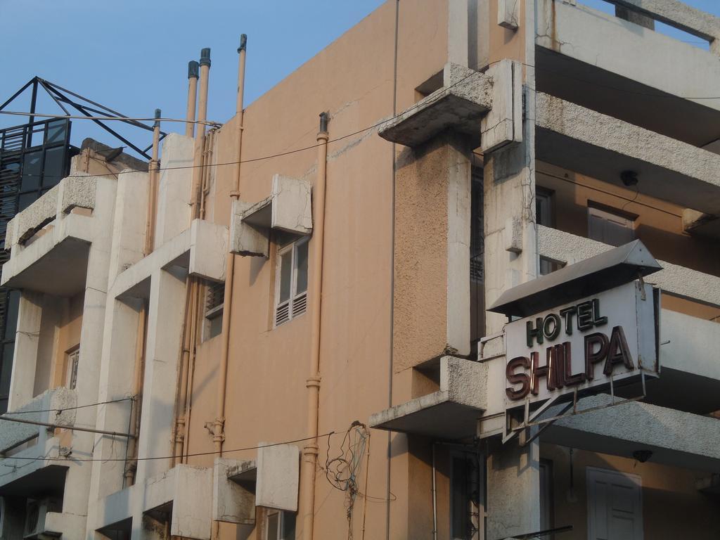 Hotel Shilpa Nashik Bagian luar foto