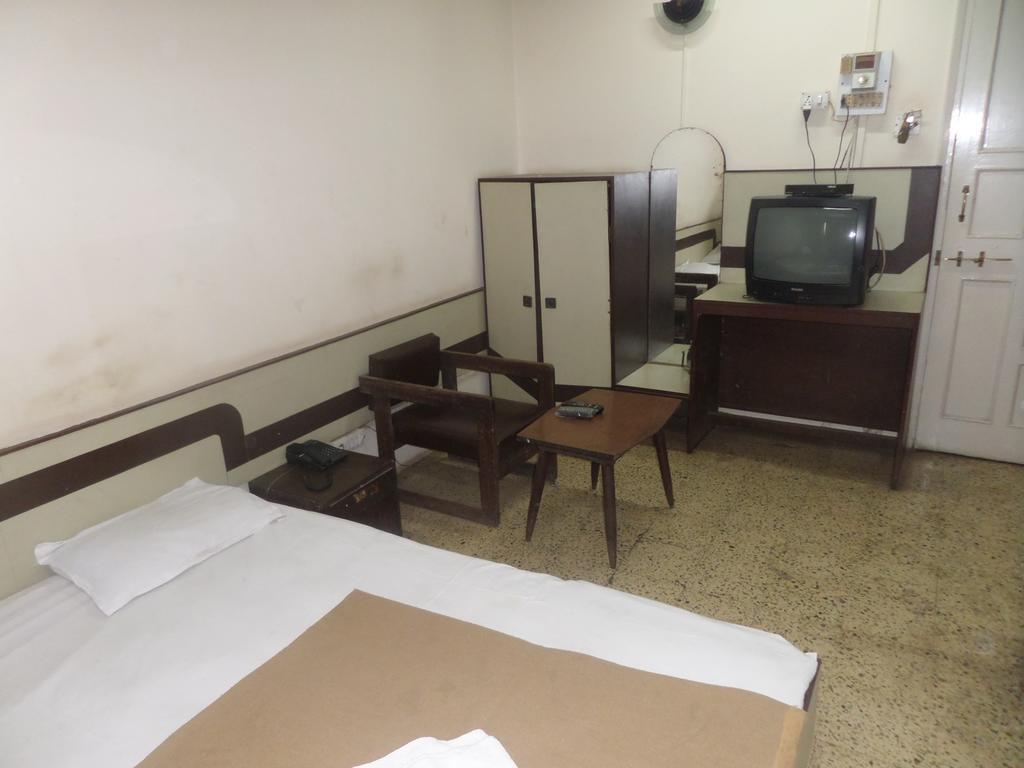 Hotel Shilpa Nashik Ruang foto