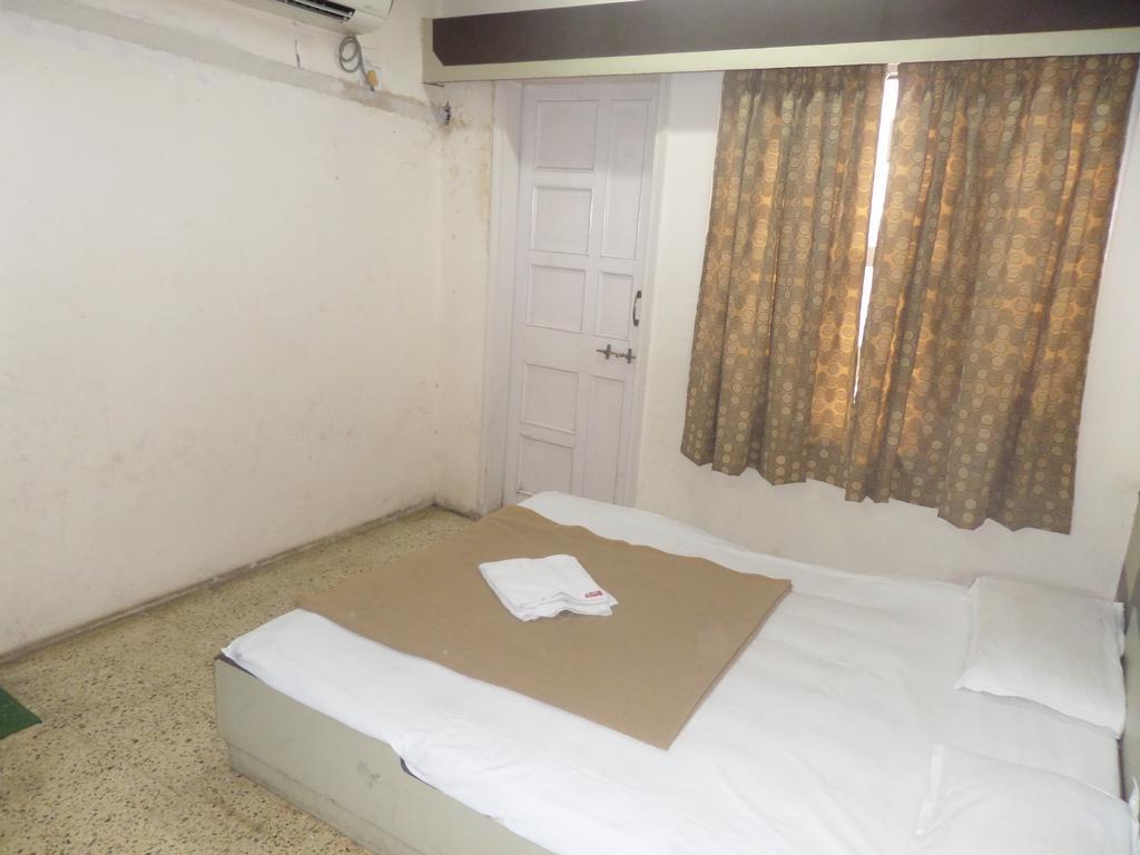 Hotel Shilpa Nashik Bagian luar foto