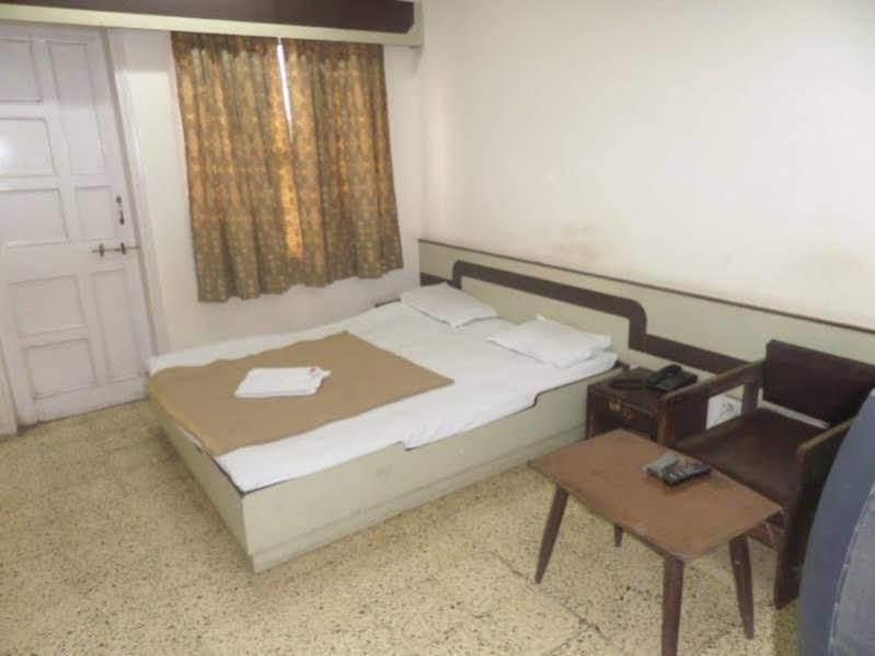 Hotel Shilpa Nashik Bagian luar foto